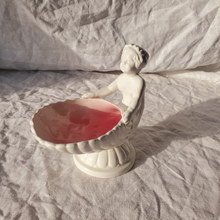 Load image into Gallery viewer, Cherub Shell Soap Dish
