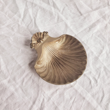 Load image into Gallery viewer, Distressed shell dish 
