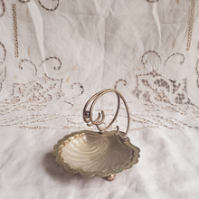 Load image into Gallery viewer, Shell dish
