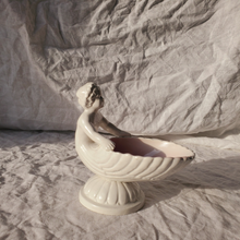 Load image into Gallery viewer, Cherub Shell Soap Dish
