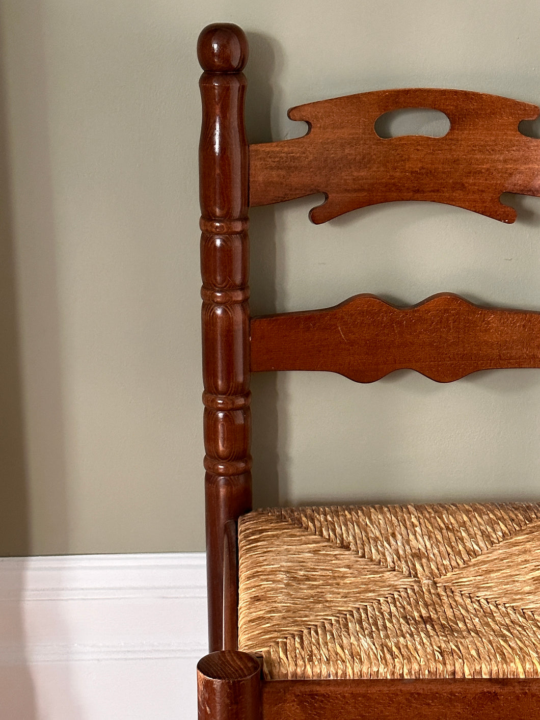 ladder back rush seated chair