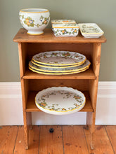 Load image into Gallery viewer, Vintage Italian Floral Ceramic Plate Set
